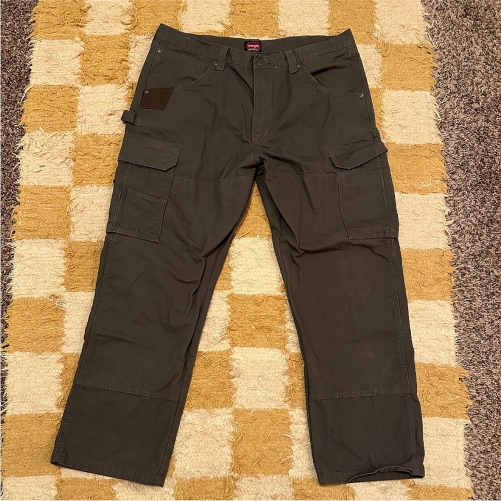 Wrangler Workwear Carpenter Cargo Pants in
Olive Green - Men's Size 38 × 30